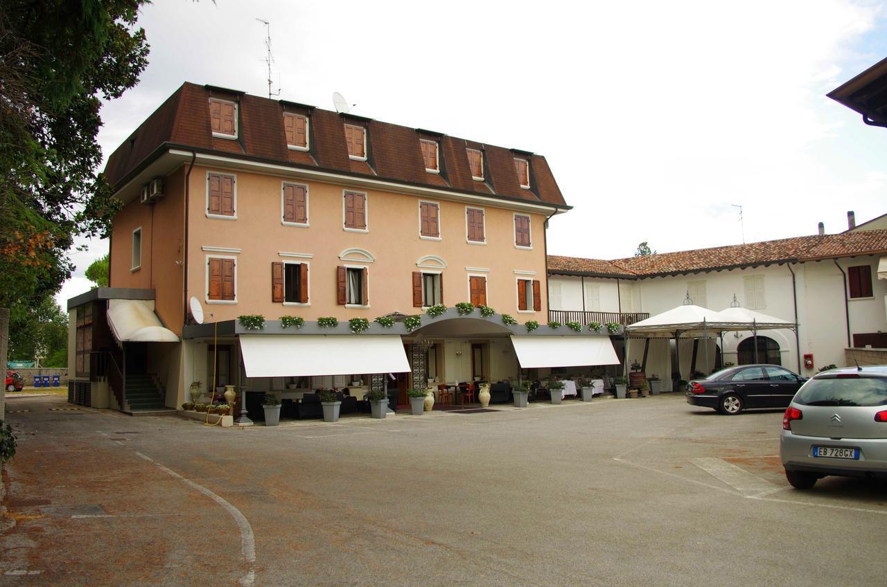 Hotel Il Novecento à Casarsa della Delizia Extérieur photo